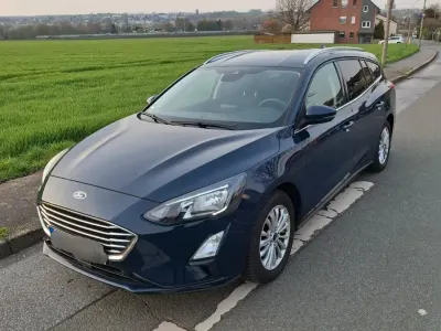 Gebraucht Ford Focus Titanium 125 PS (91 kW) 2019 Blau Kombi