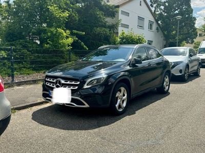 Mercedes GLA220