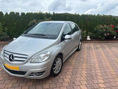 Gebraucht Mercedes B200 136 PS (100 kW) 2008 Silber Van / Kleinbus