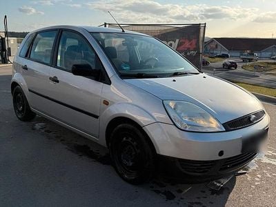 Gebraucht Ford Fiesta 69 PS (50 kW) 2004 Grau Kleinwagen