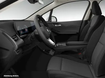 Gebraucht BMW 220 Active Tourer 156 PS (114 kW) 2025 Weiß Van / Kleinbus