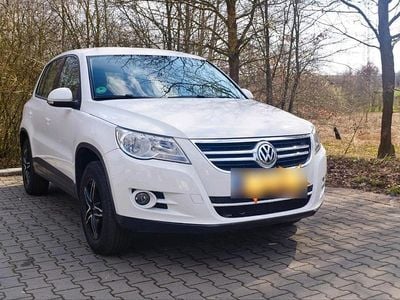 Gebraucht VW Tiguan 122 PS (89 kW) 2011 Weiß SUV
