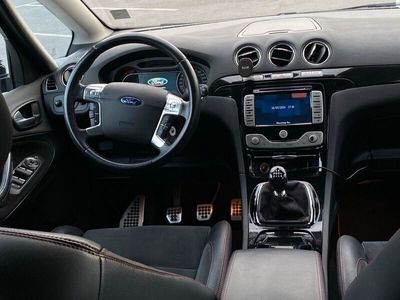 gebraucht Ford S-MAX ST Ausstattung top Zustand AHK TÜV