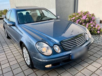 gebraucht Mercedes E200 K Elegance | Schöne Farbkombi und Ausstattung
