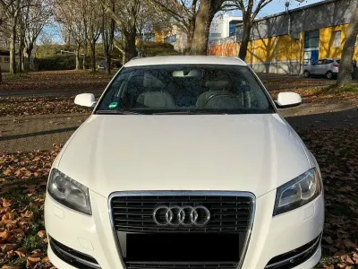 Gebraucht Audi A3 105 PS (77 kW) 2011 Weiß Kleinwagen