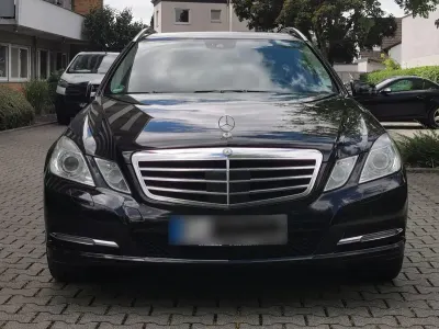 Gebraucht Mercedes E250 204 PS (150 kW) 2013 Schwarz Kombi