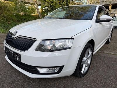 Gebraucht Skoda Octavia Elegance 179 PS (131 kW) 2014 Weiß Kleinwagen