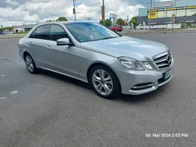 Gebraucht Mercedes E220 Avantgarde 170 PS (125 kW) 2011 Silber Limousine