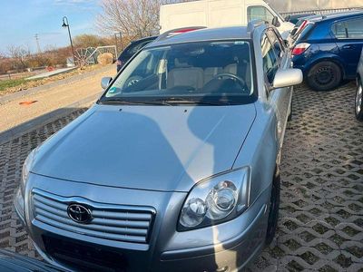 Gebraucht Toyota Avensis Sol 177 PS (130 kW) 2005 Silber Kombi