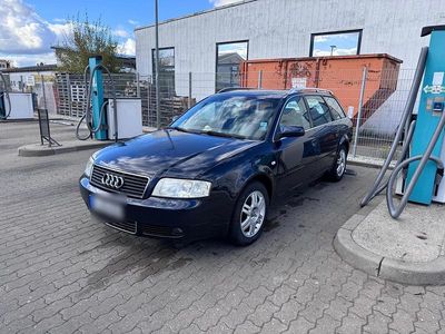 Blau Gebraucht 2004 Audi A6 Kombi | 2.899 €
