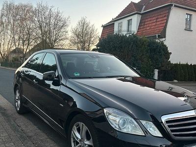 Gebraucht Mercedes E220 170 PS (125 kW) 2010 Schwarz Limousine