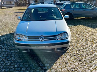 Gebraucht VW Golf IV 102 PS (75 kW) 2001 Silber Kleinwagen