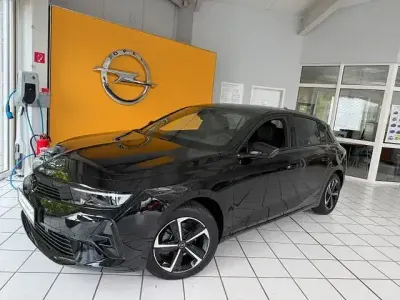 Gebraucht Opel Astra 131 PS (96 kW) 2024 Schwarz Kleinwagen