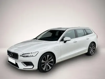 Gebraucht Volvo V60 Inscription 341 PS (250 kW) 2020 Manufacturer Kombi
