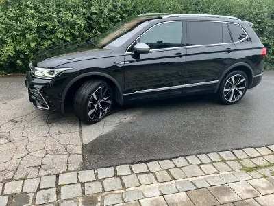 Gebraucht VW Tiguan Allspace R-line 200 PS (147 kW) 2024 Schwarz SUV