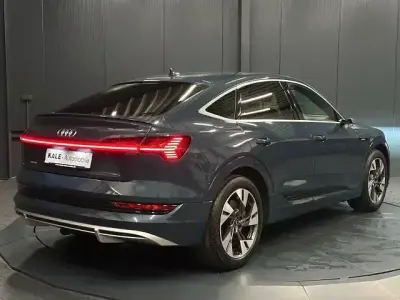 Gebraucht Audi e-tron Sportback S-Line 300 kW (408 PS) 2022 Plasmablau metallic SUV