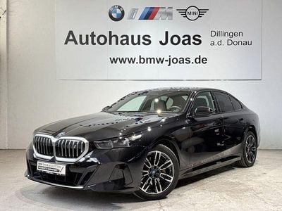 Saphirschwarz Gebraucht 2025 BMW i5 M Sport Limousine | 58.800 €