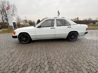 Weiß Gebraucht 1992 Mercedes 190 Limousine | 9.950 €