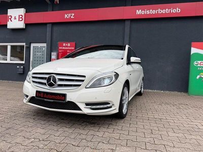 Gebraucht Mercedes B200 136 PS (100 kW) 2012 Weiß Kleinwagen