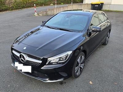 Gebraucht Mercedes CLA200 Shooting Brake 136 PS (100 kW) 2017 Schwarz Kombi