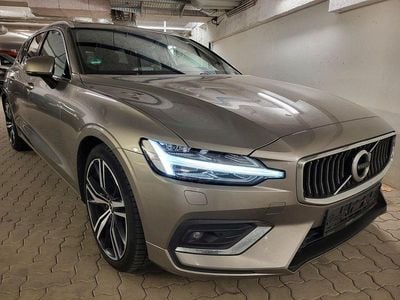 Gebraucht Volvo V60 Inscription 310 PS (228 kW) 2019 Grau Kombi