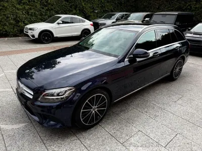 Gebraucht Mercedes C200 Avantgarde 160 PS (117 kW) 2019 Blau Limousine