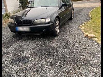 Second-hand BMW 318 143 CP (105 kW) 2002 Negru Break