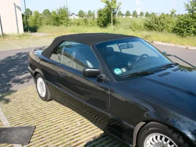 Gebraucht BMW 325 Cabriolet Sport Line 192 PS (141 kW) 1994 Schwarz Cabrio