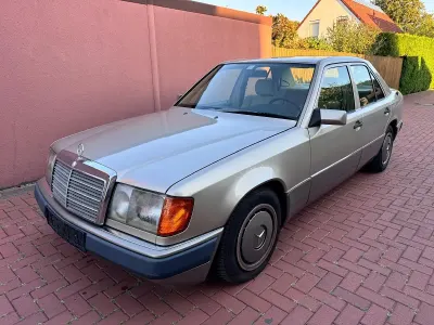 Gebraucht Mercedes 300 113 PS (83 kW) 1990 Grau Limousine