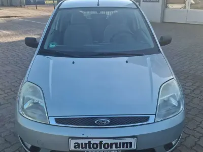 Gebraucht Ford Fiesta Ghia 101 PS (74 kW) 2003 Atollgrün metallic Kleinwagen