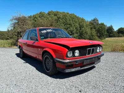 Gebraucht BMW 325 129 PS (94 kW) 1983 Rot Limousine