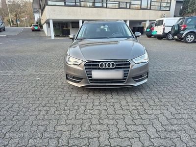 Gebraucht Audi A3 Sportback Ambiente 150 PS (110 kW) 2013 Beige Kleinwagen
