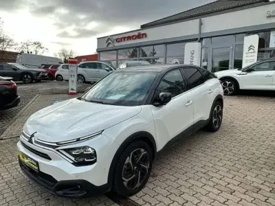 Używany Citroën C4 PureTech 131 KM (96 kW) 2023 Biały Sedan/Limuzyna