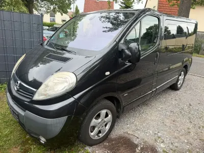 Gebraucht Opel Vivaro Cosmo 145 PS (106 kW) 2008 Schwarz Van / Kleinbus