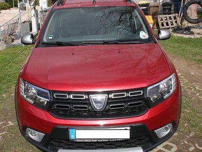 Gebraucht Dacia Sandero Stepway 90 PS (66 kW) 2017 Rot Limousine