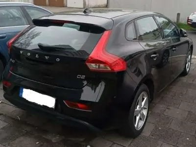 Gebraucht Volvo V40 120 PS (88 kW) 2017 Schwarz Limousine