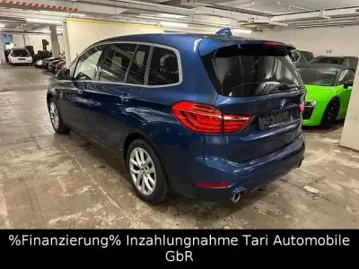 Gebraucht BMW 220 Gran Tourer Sport Line 190 PS (139 kW) 2022 Blau Van / Kleinbus