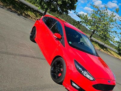 Gebraucht Ford Focus Sport 150 PS (110 kW) 2017 Rot Limousine