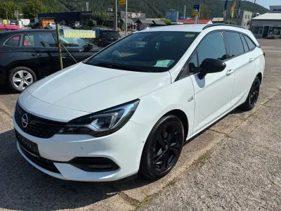 Gebraucht Opel Astra Elegance 122 PS (89 kW) 2022 Schneeweiss/olympic/summit whi Kleinwagen