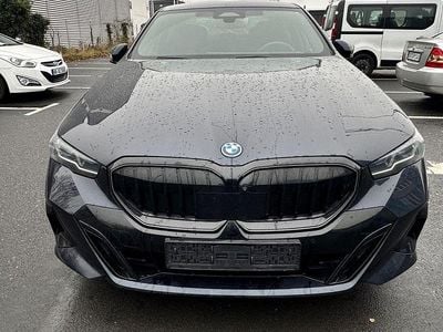 Schwarz Gebraucht 2024 BMW 520 Comfort Edition Limousine | 48.900 €
