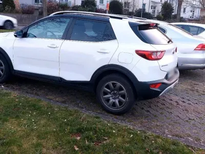 Gebraucht Kia Stonic 120 PS (88 kW) 2018 Weiß SUV
