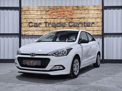 Weiß Gebraucht 2015 Hyundai i20 Classic Kleinwagen | 8.450 € (Fairer Preis)