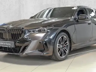 Gebraucht BMW 540 Sport Line 303 PS (222 kW) 2025 Grau Limousine