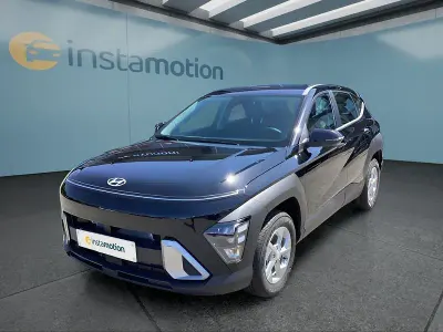 Neu Hyundai Kona Select 116 PS (85 kW) 2025 Schwarz SUV
