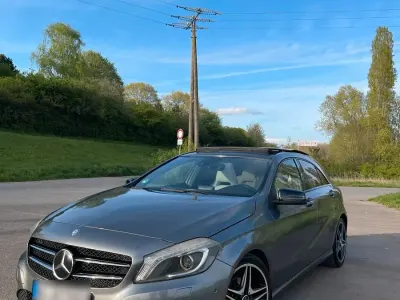 Gebraucht Mercedes A180 109 PS (80 kW) 2012 Grau Kleinwagen