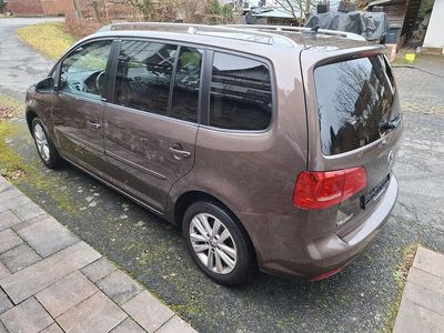 Gebraucht VW Touran Style 140 PS (102 kW) 2012 Braun Van / Kleinbus