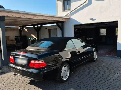 Używany Mercedes CLK430 279 KM (205 kW) 2001 Czarny Kabriolet