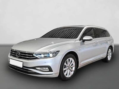 Silber Gebraucht 2023 VW Passat Elegance Kombi | 34.025 €