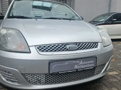Gebraucht Ford Fiesta 60 PS (44 kW) 2005 Silber Kleinwagen