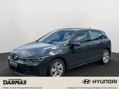Usata VW Golf VIII Life 116 CV (85 kW) 2025 Grigio Berlina